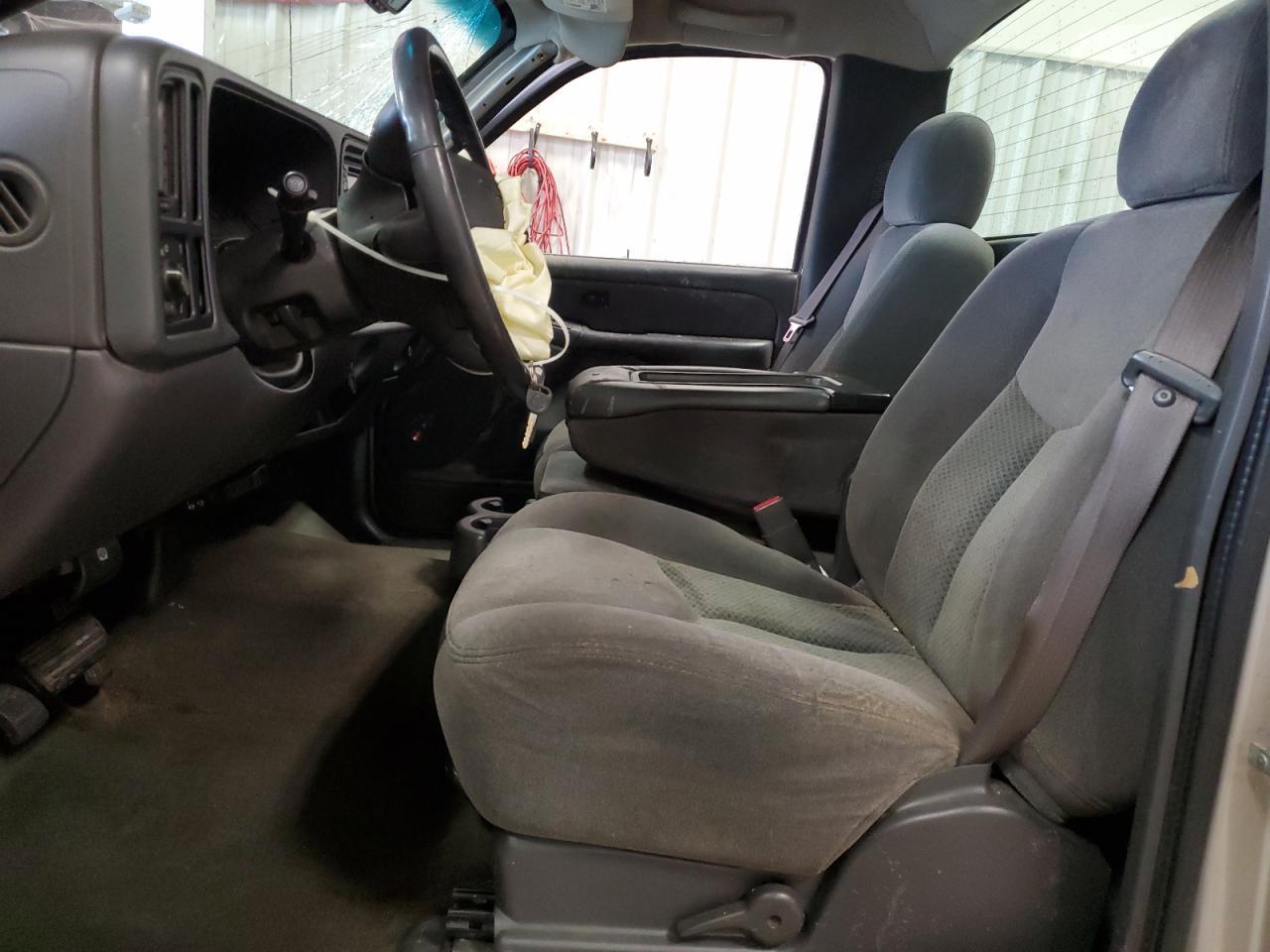 2005 Chevrolet Silverado - Image 7