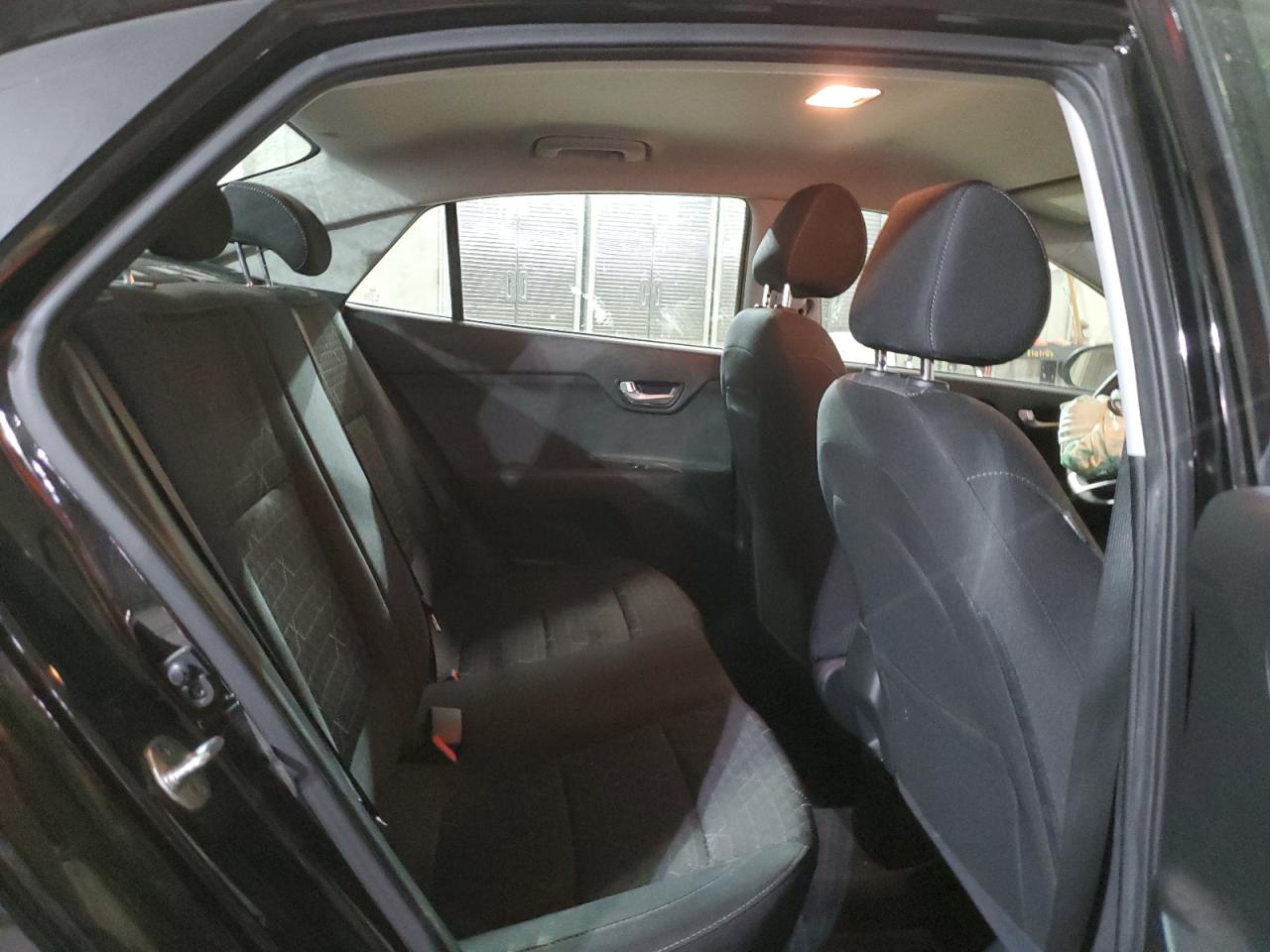 2019 Kia Rio - Image 11