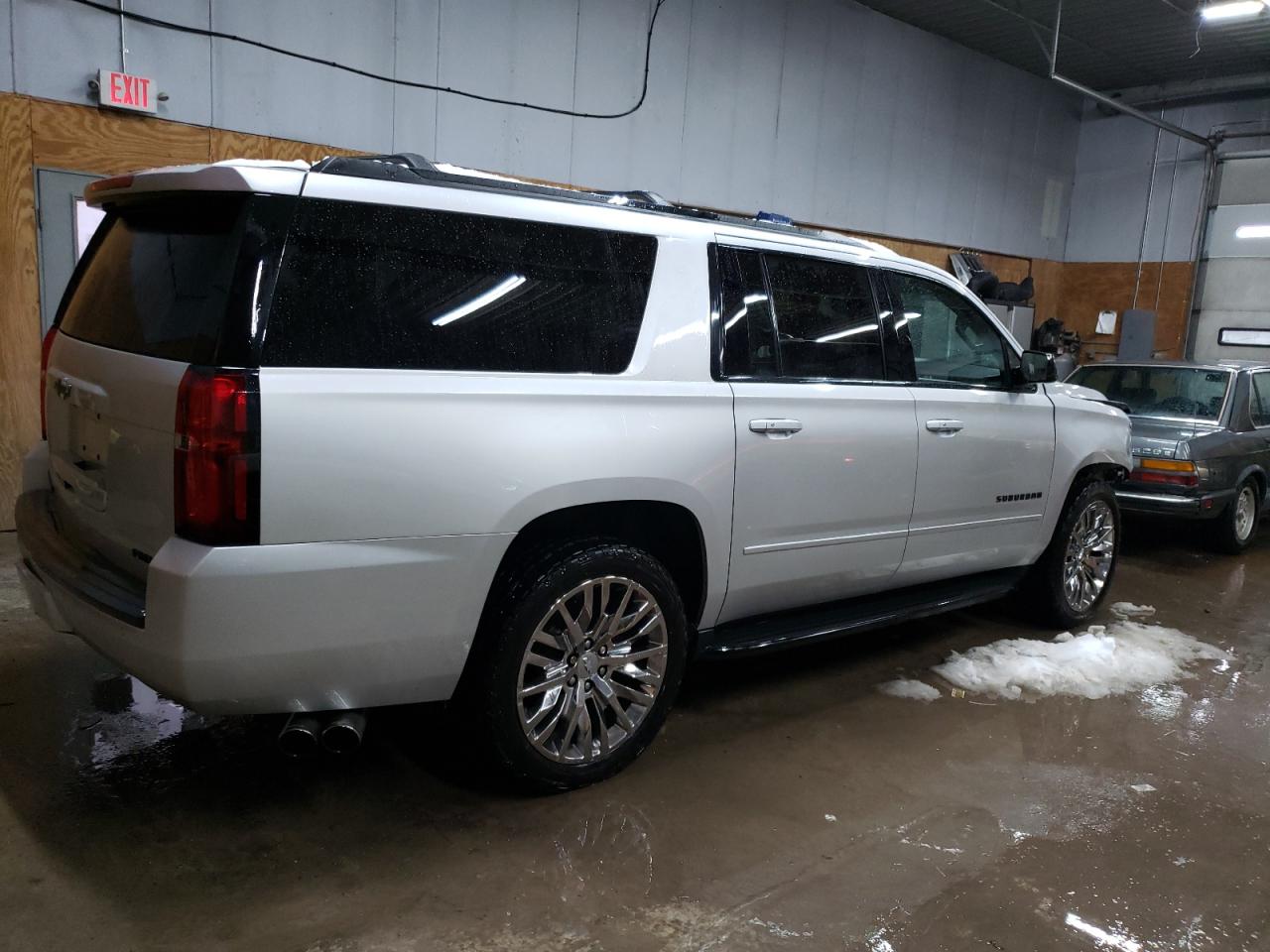 2019 Chevrolet Suburban - Image 3