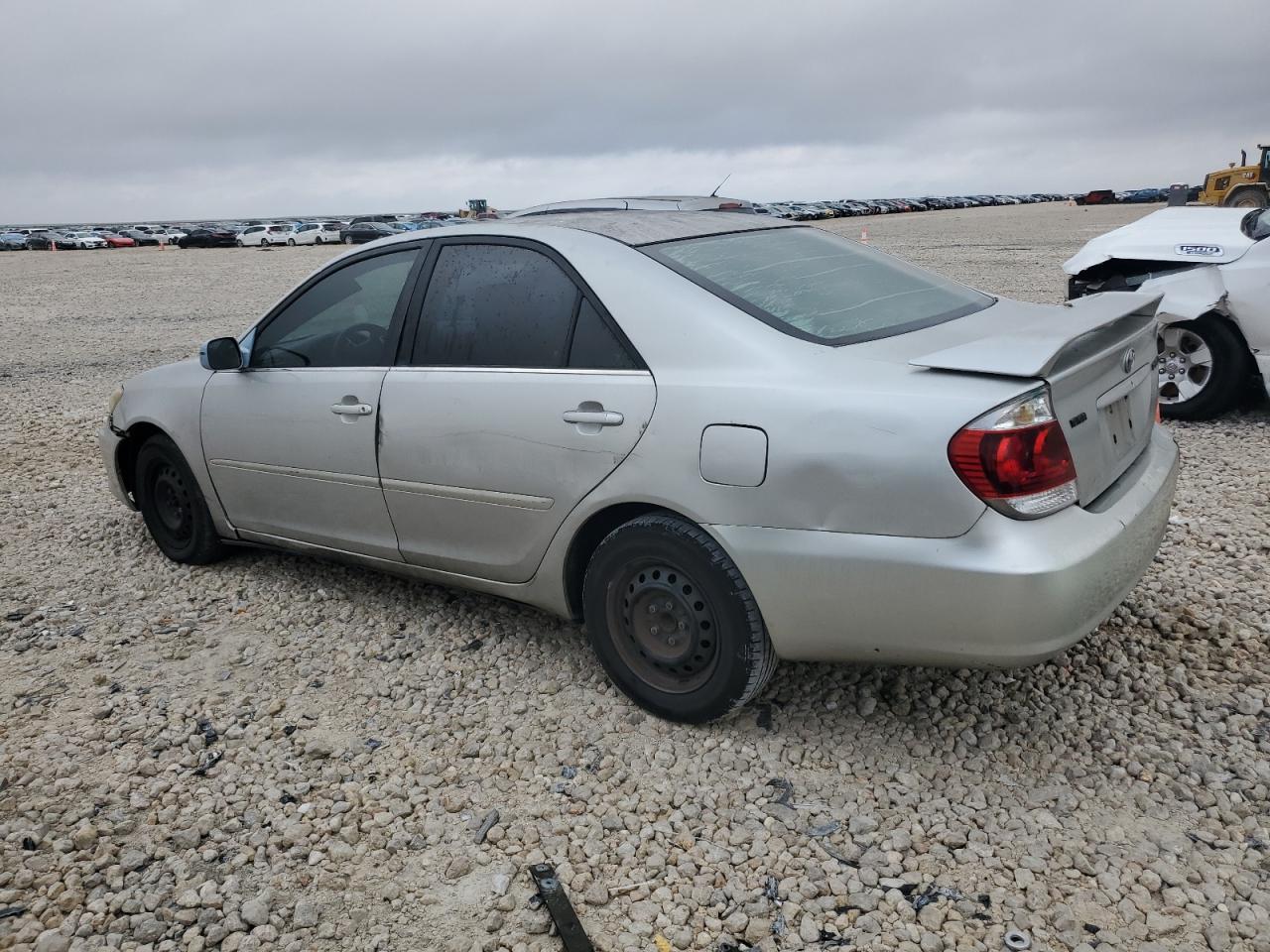 2005 Toyota Camry - Image 2