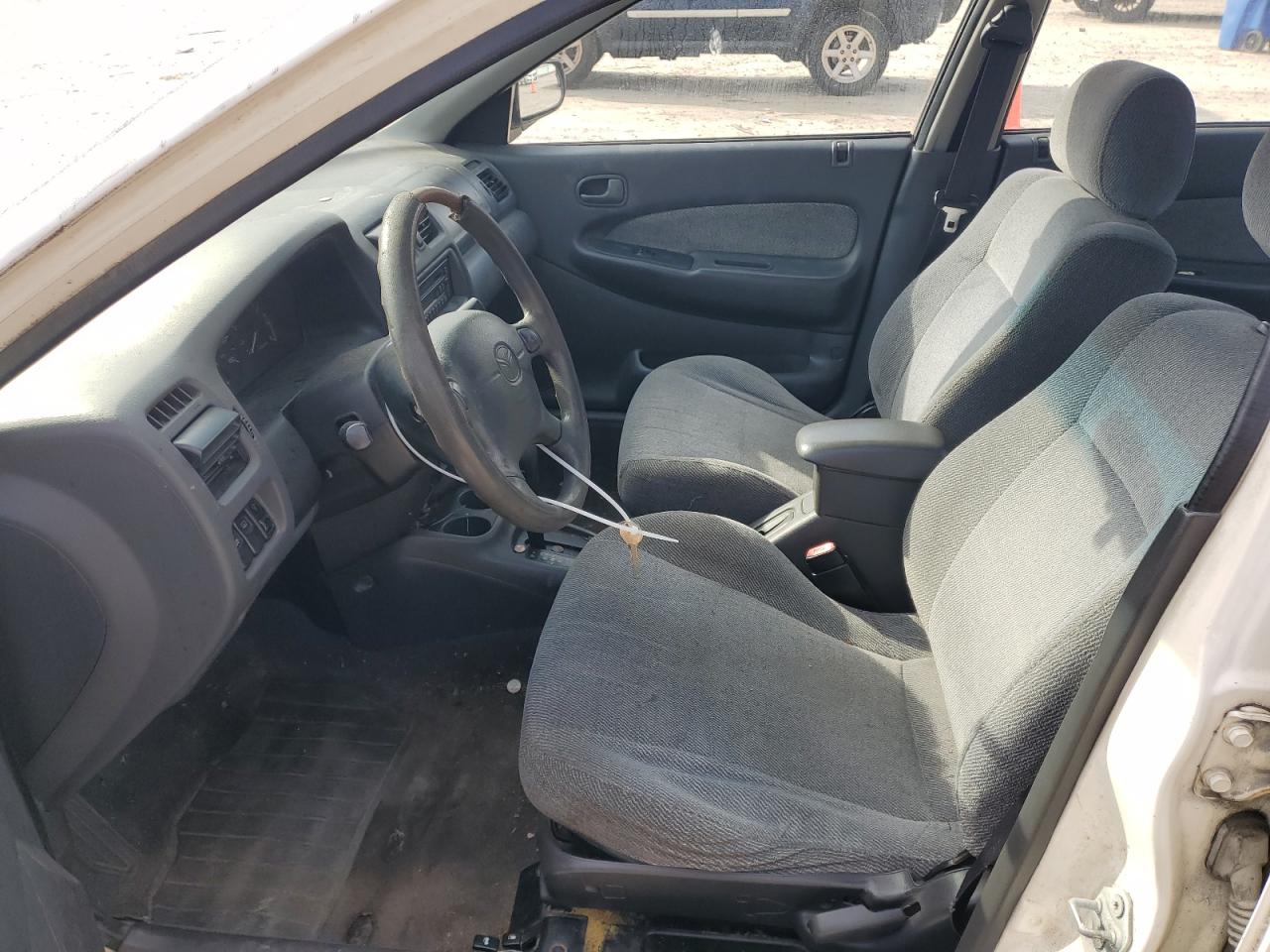 1998 Mazda Protege - Image 7