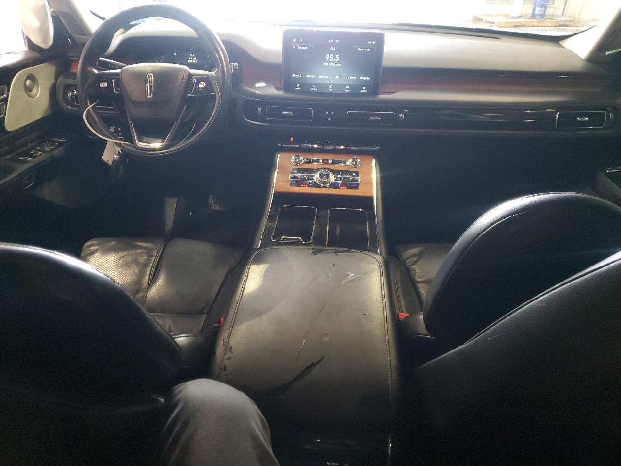 2020 Lincoln Aviator - Image 8