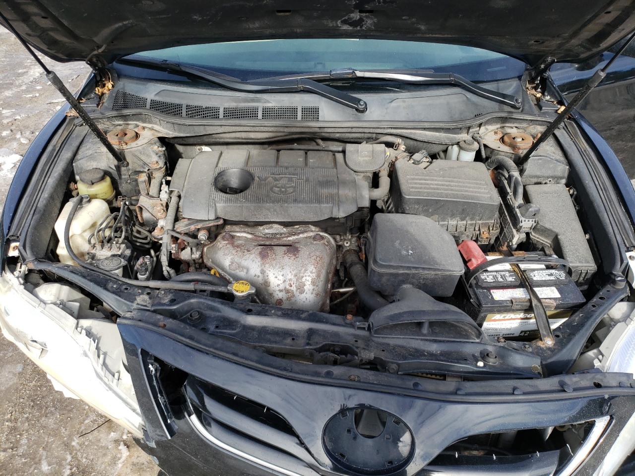 2010 Toyota Camry - Image 11