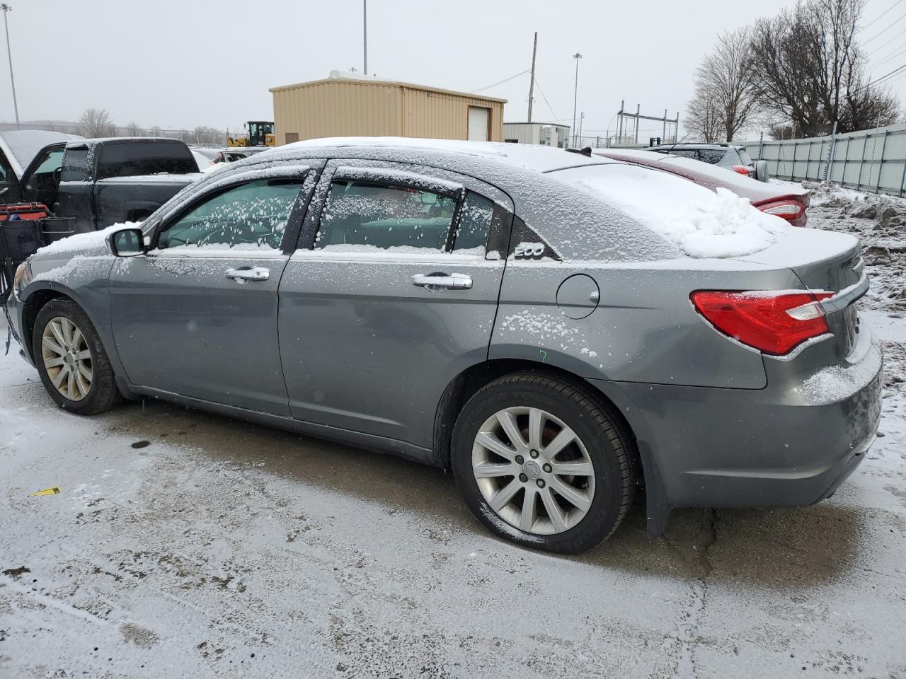 2013 Chrysler 200 - Image 2