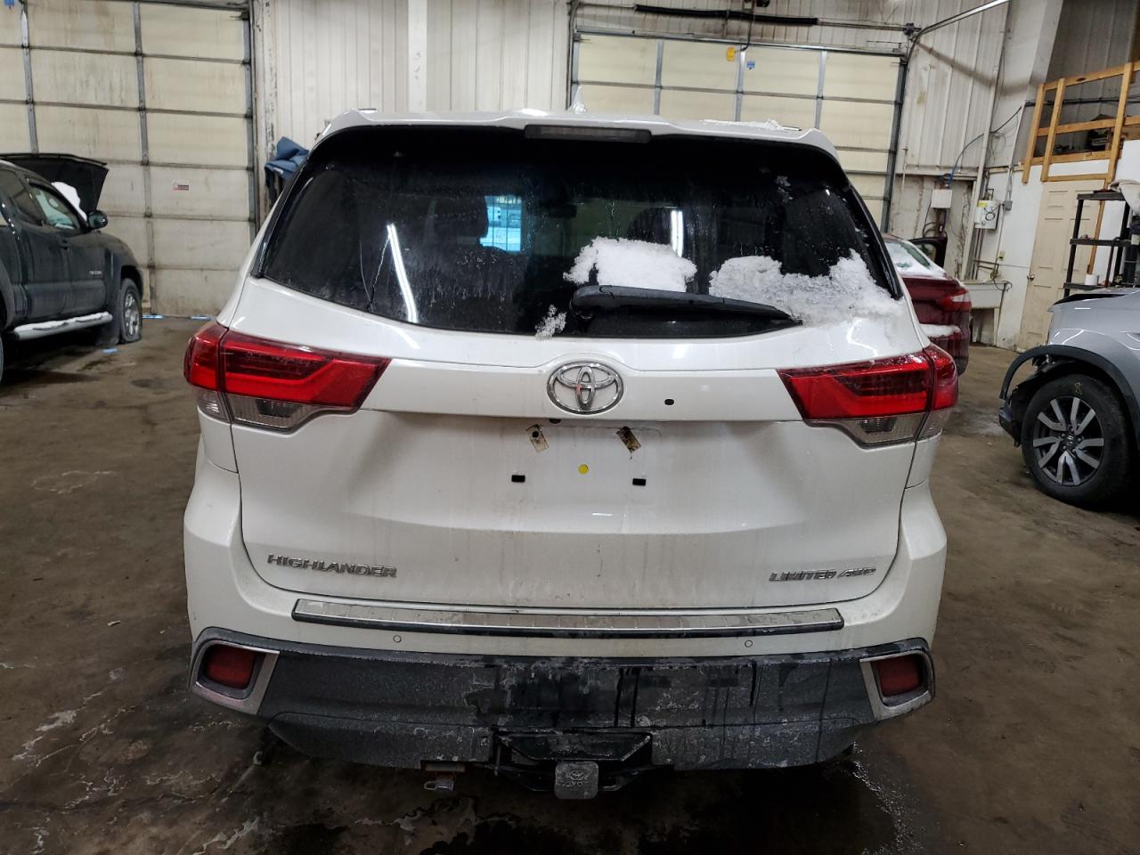 2019 Toyota Highlander - Image 6
