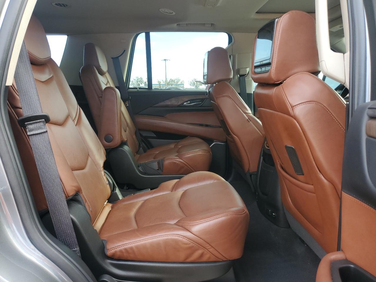 2020 Cadillac Escalade - Image 11