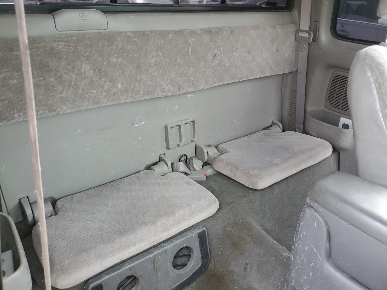 2004 Toyota Tacoma - Image 10