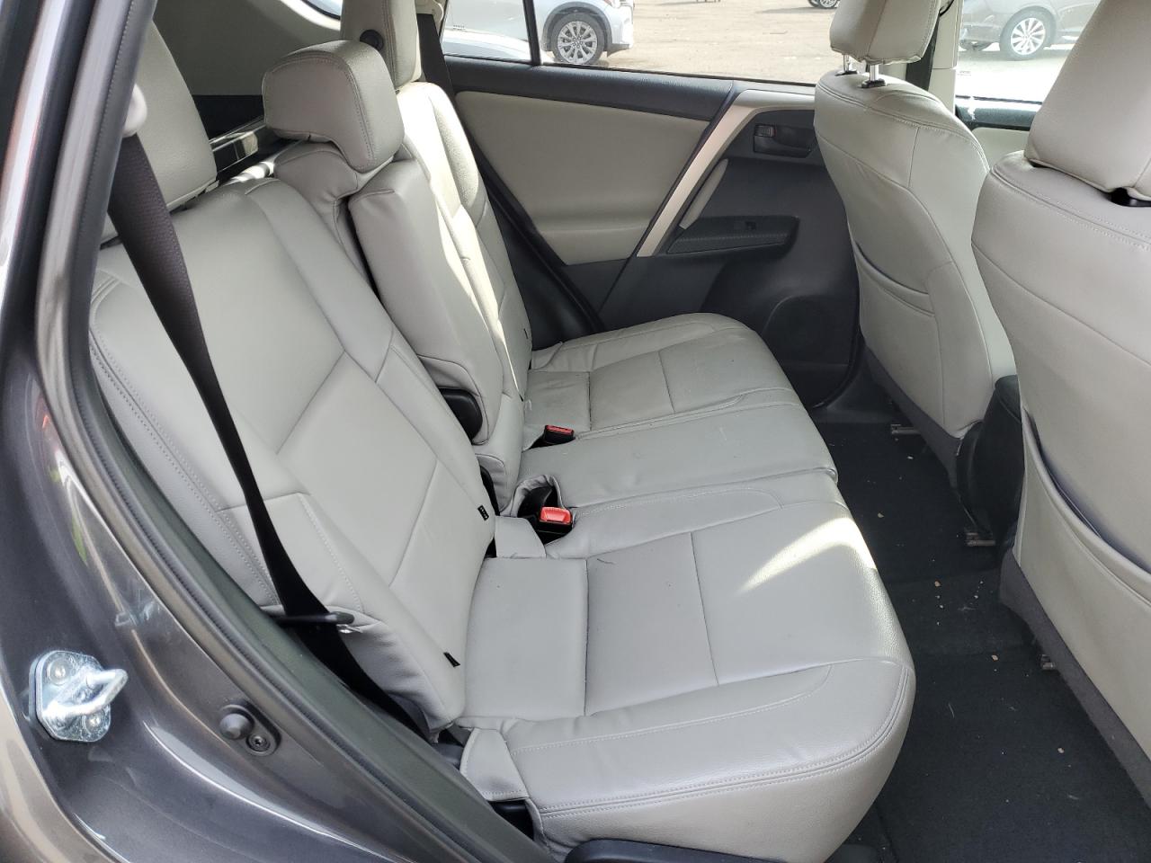 2015 Toyota RAV 4 - Image 11