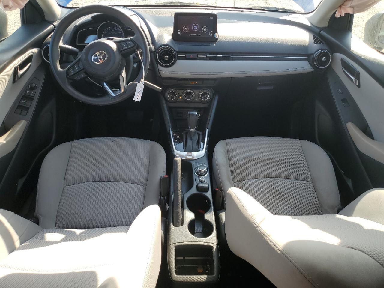 2020 Toyota Yaris - Image 8