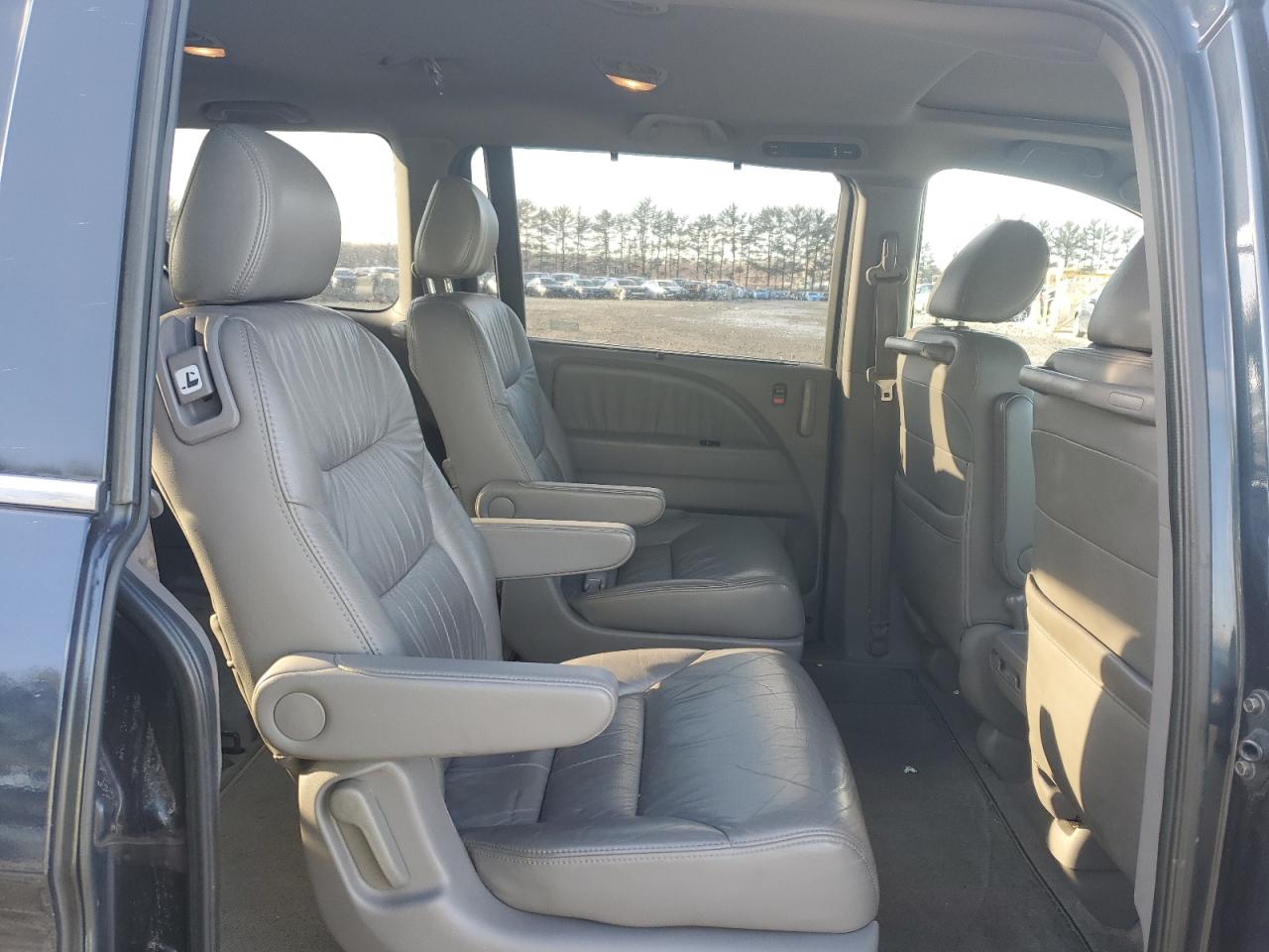 2009 Honda Odyssey - Image 11
