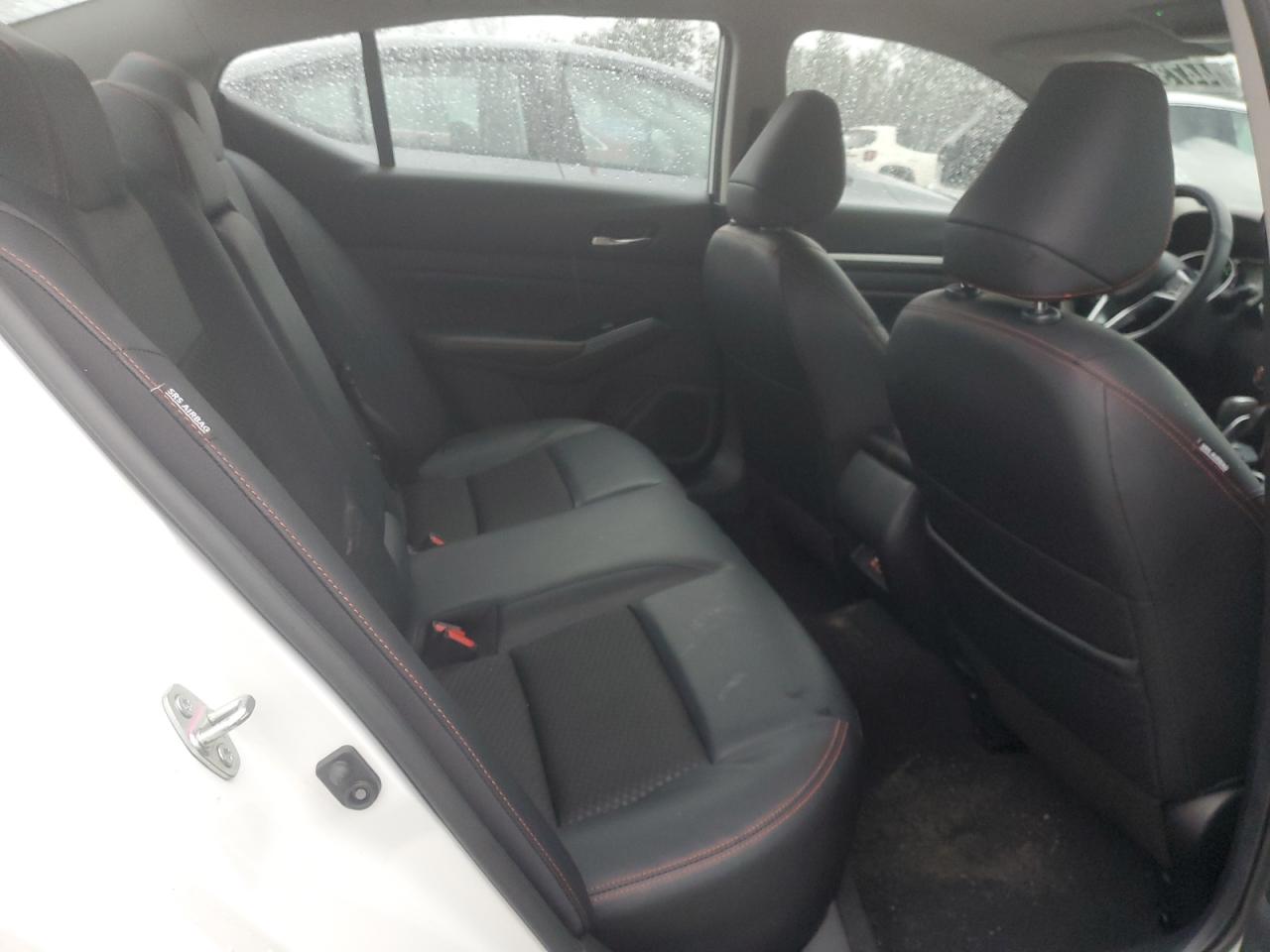 2024 Nissan Altima - Image 10