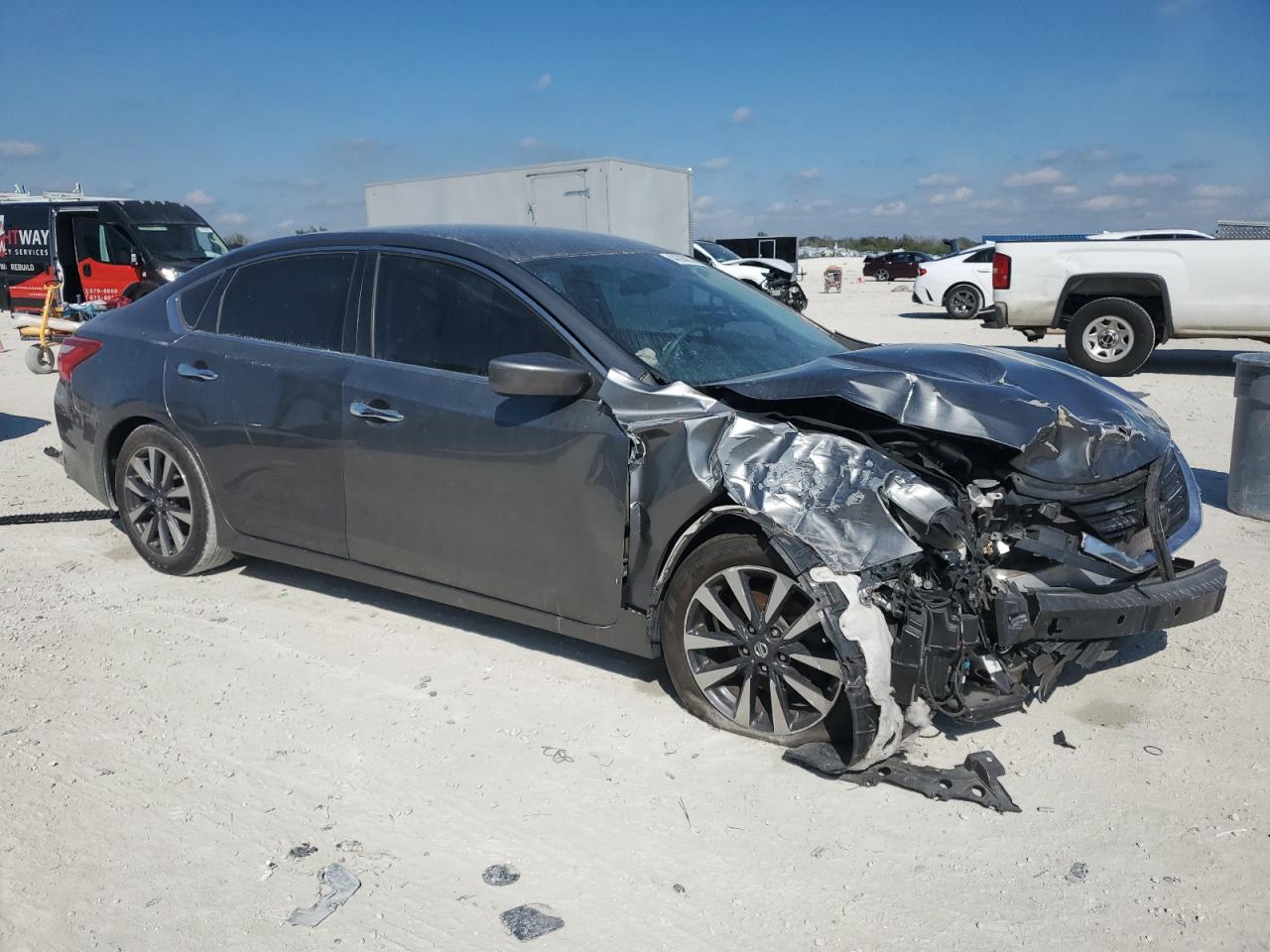 2017 Nissan Altima - Image 4