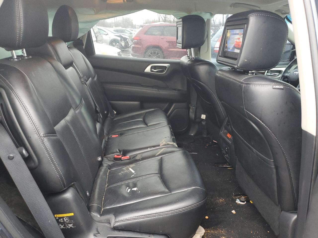 2015 Nissan Pathfinder - Image 11