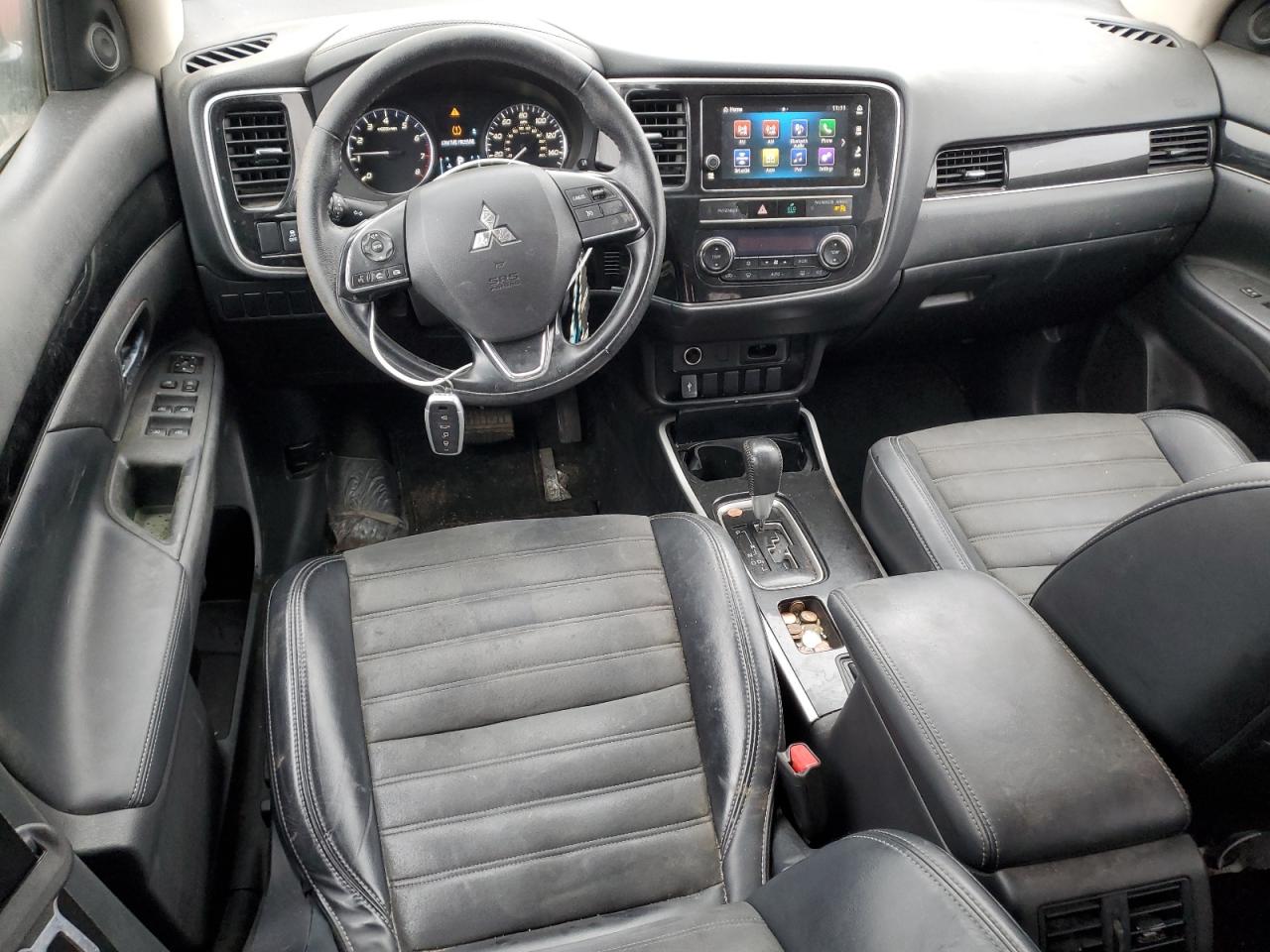 2019 Mitsubishi Outlander - Image 8