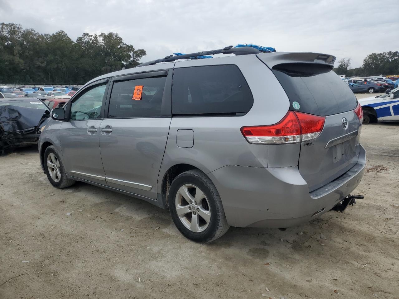 2012 Toyota Sienna - Image 2