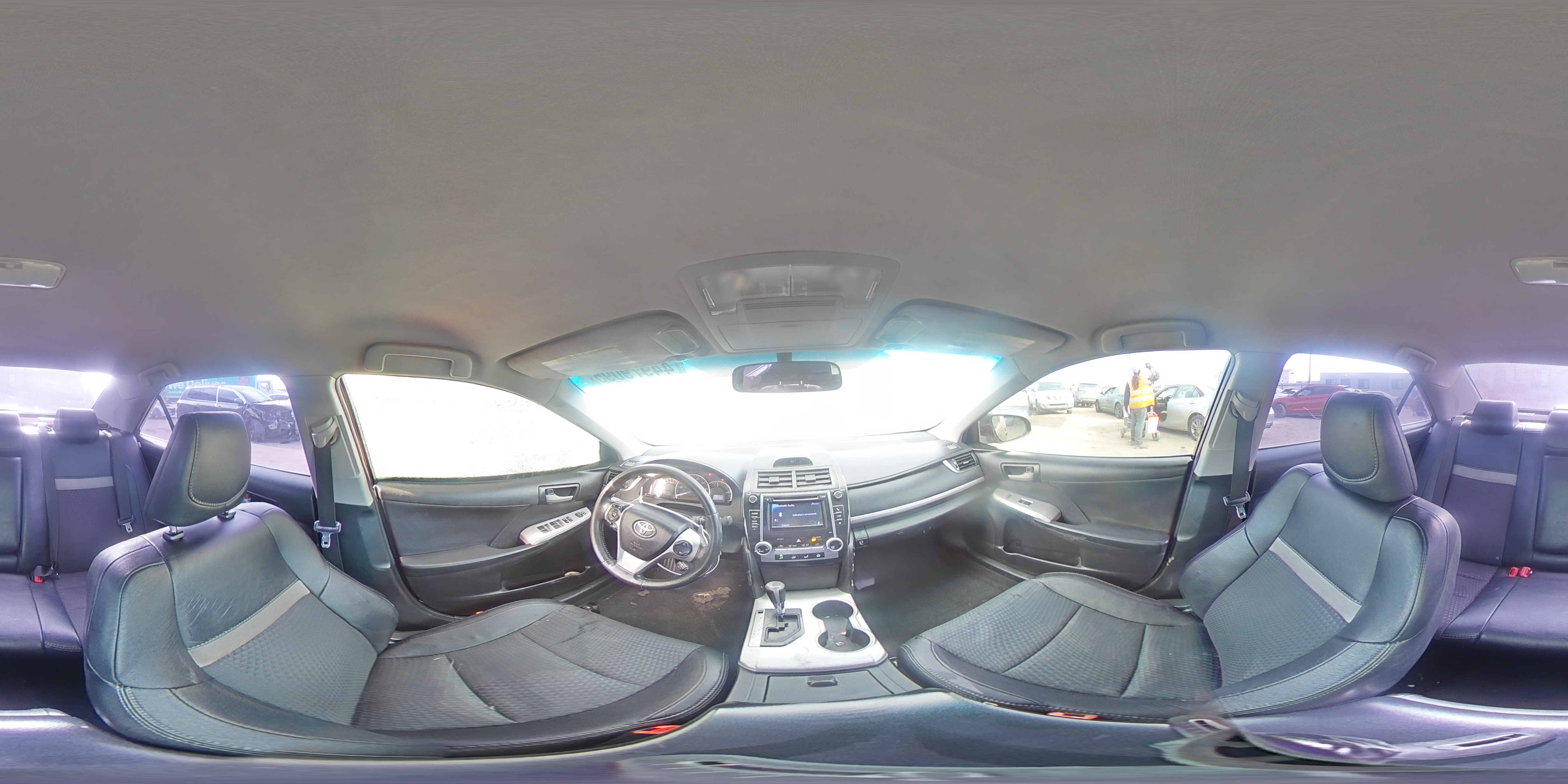 2013 Toyota Camry - Image 12