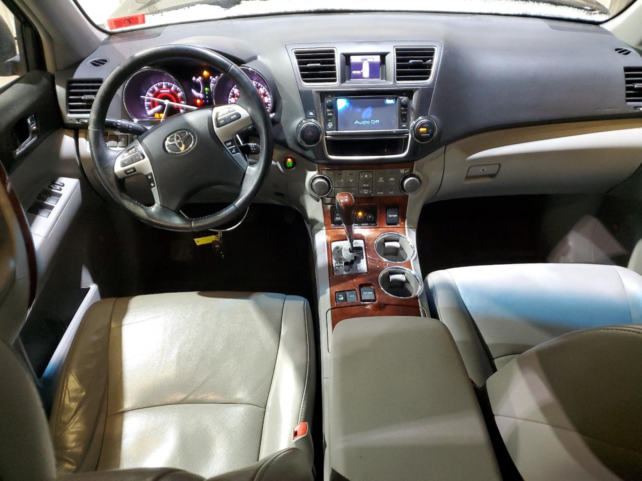 2013 Toyota Highlander - Image 8