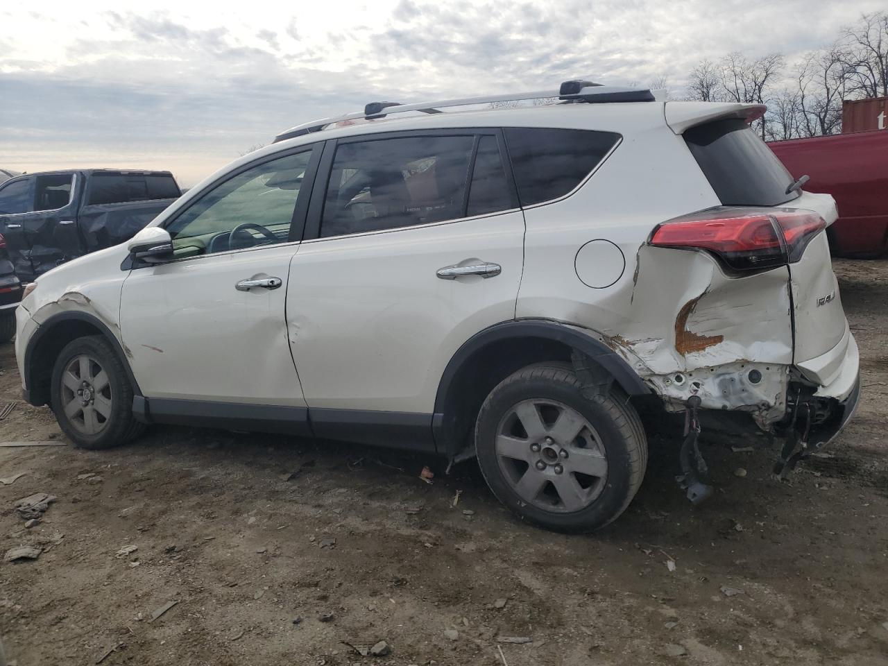 2018 Toyota RAV 4 - Image 2