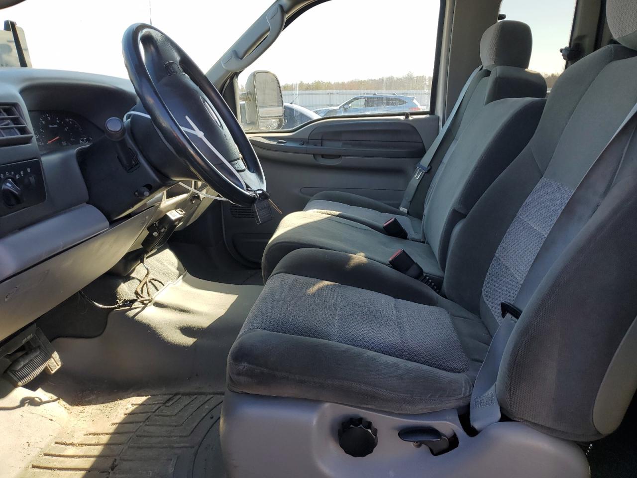 2003 Ford F250 - Image 7