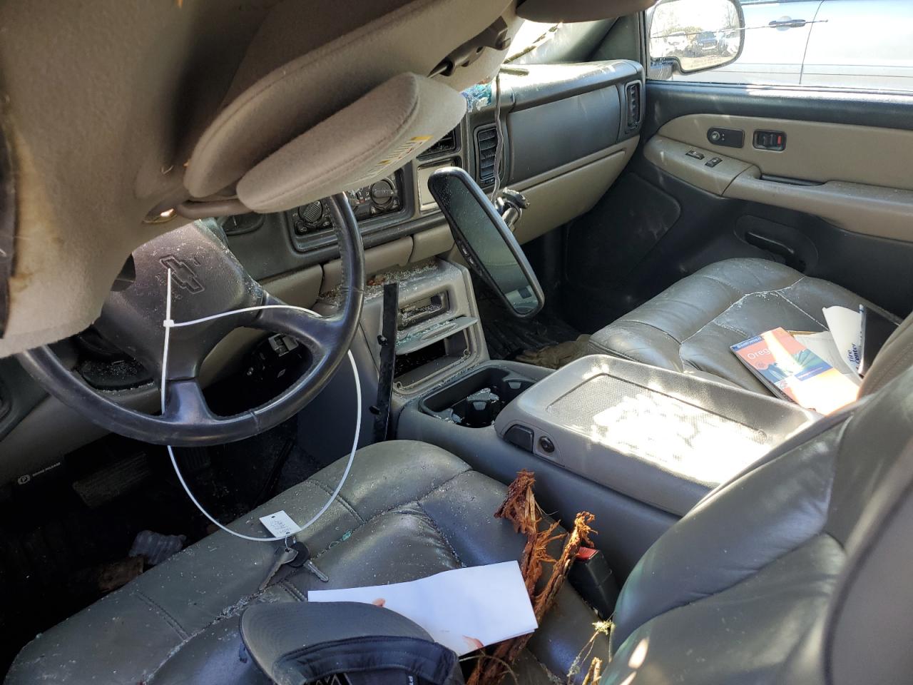 2002 Chevrolet Suburban - Image 8
