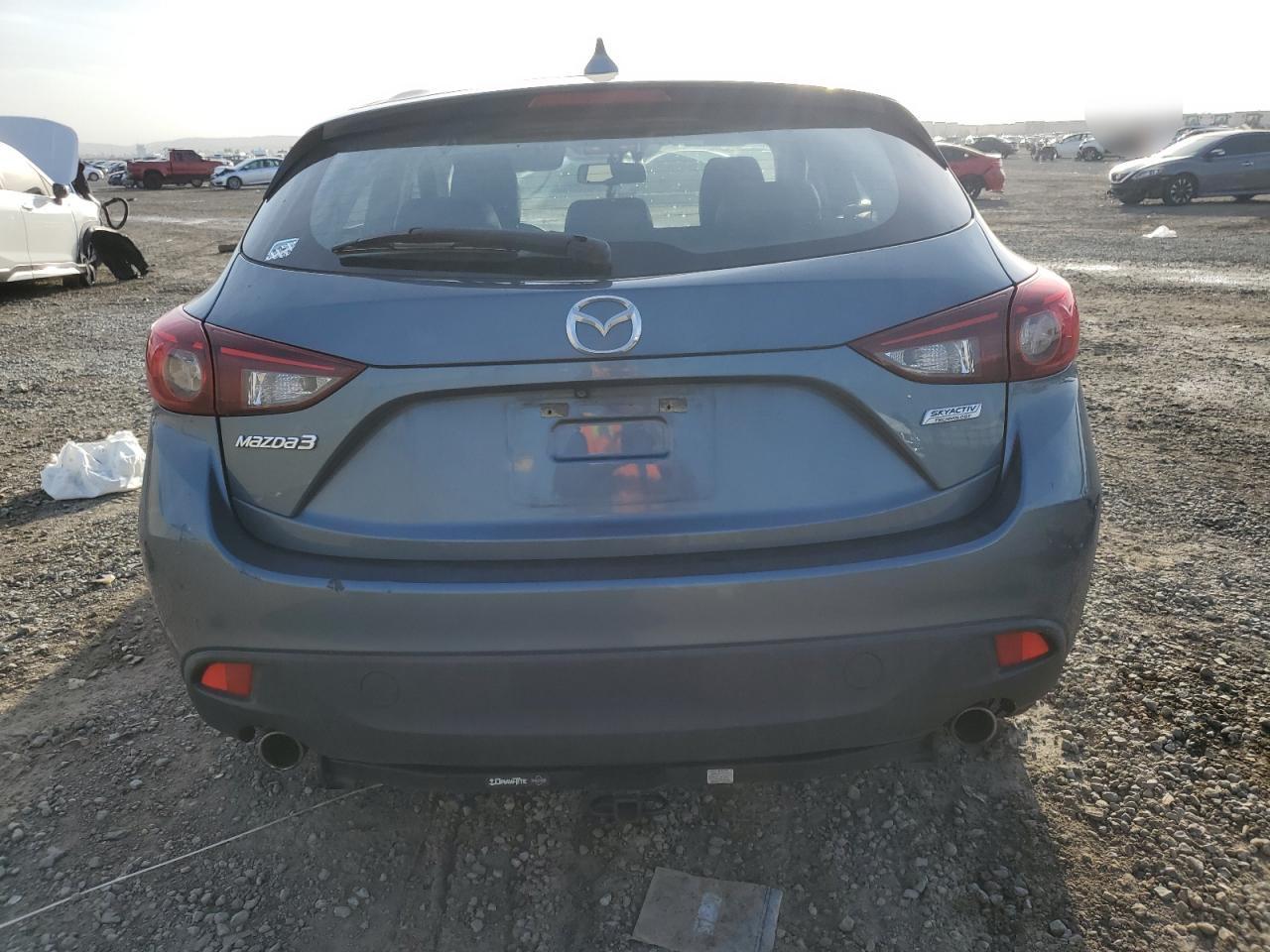 2016 Mazda 3 - Image 6