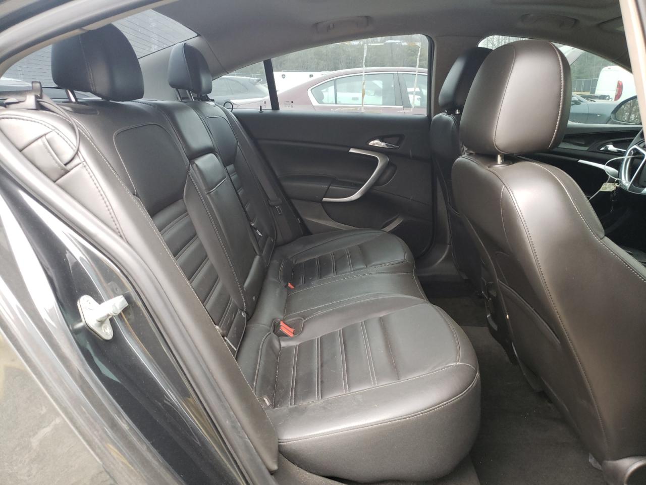 2012 Buick Regal - Image 10