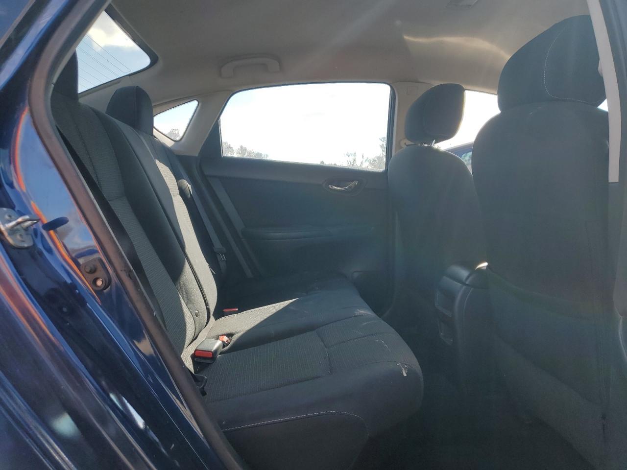 2017 Nissan Sentra - Image 10