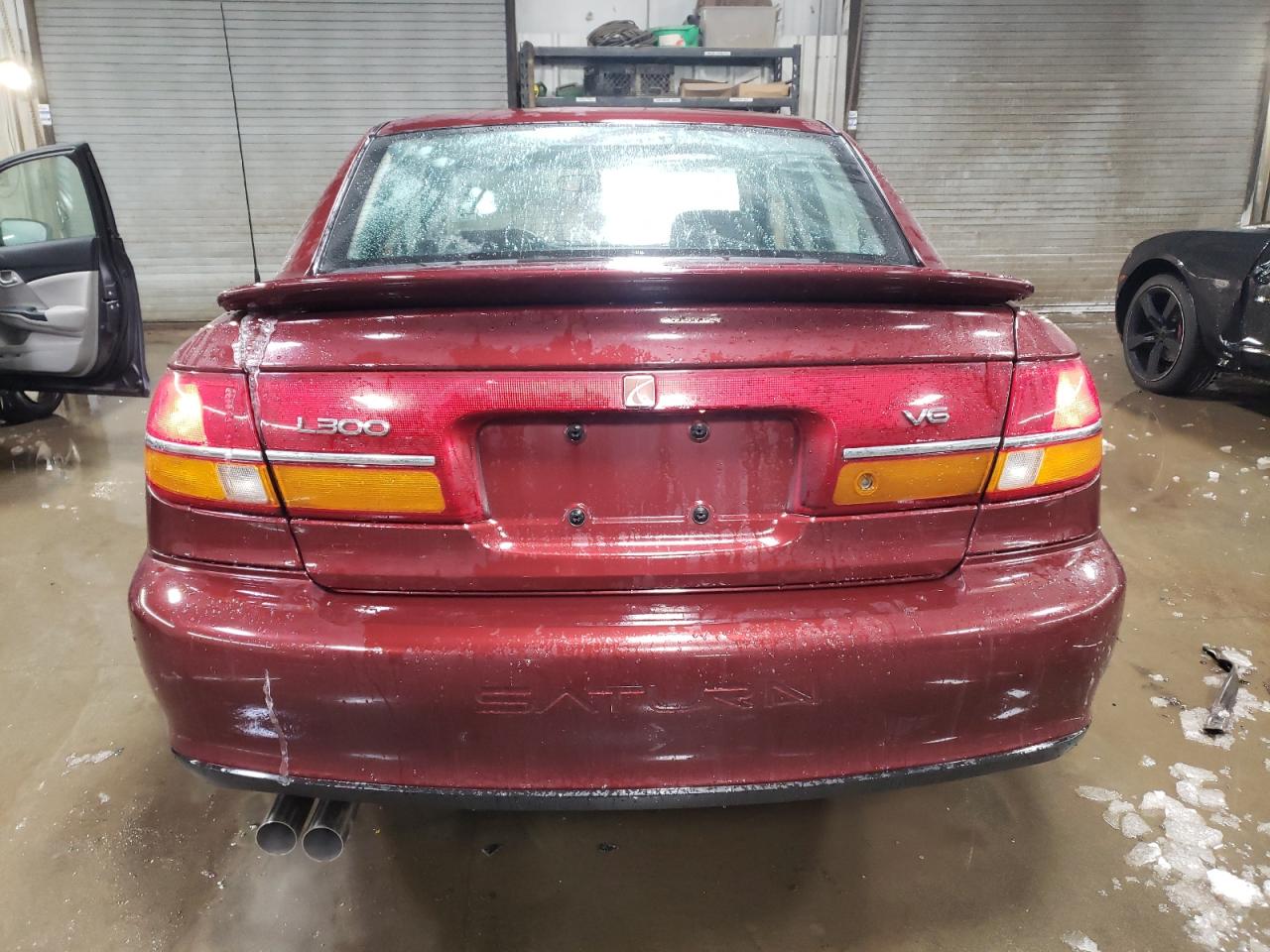 2002 Saturn LW - Image 6