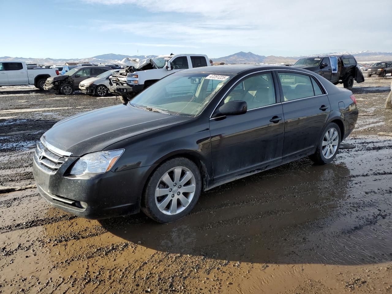 2005 Toyota Avalon - Image 1
