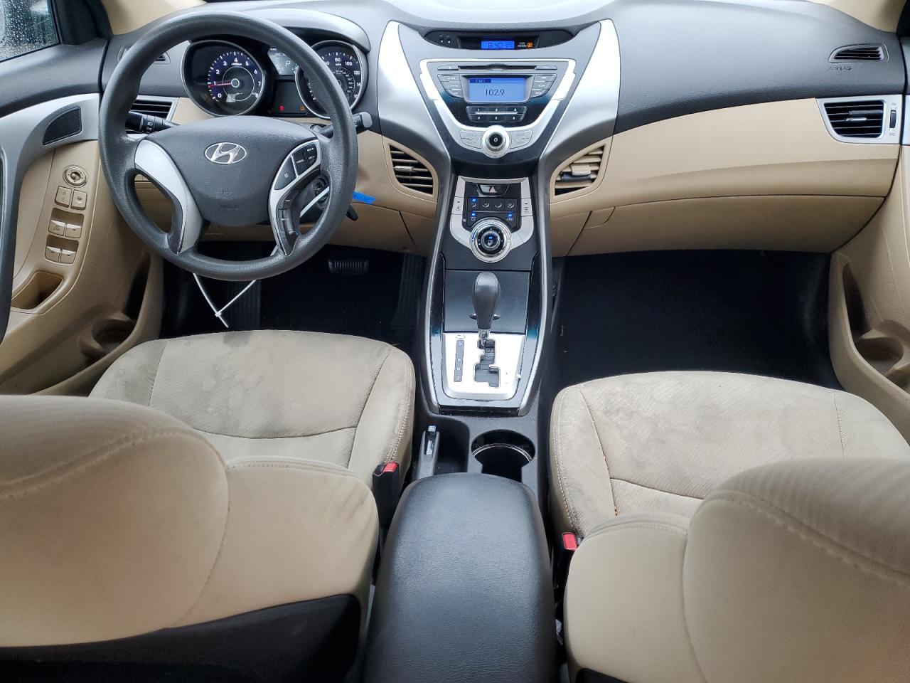 2012 Hyundai Elantra - Image 8