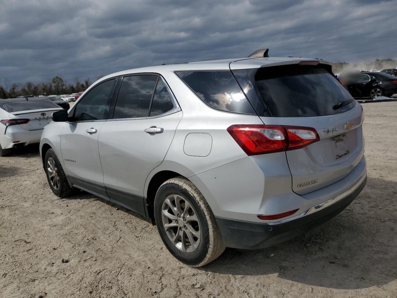 2019 Chevrolet Equinox - Image 2