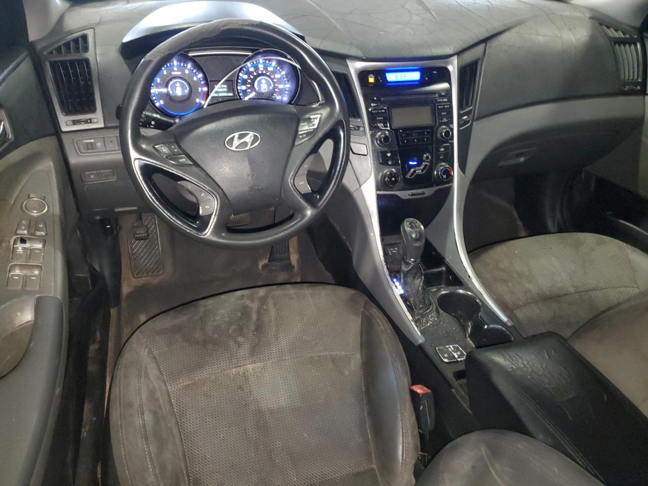 2013 Hyundai Sonata - Image 8