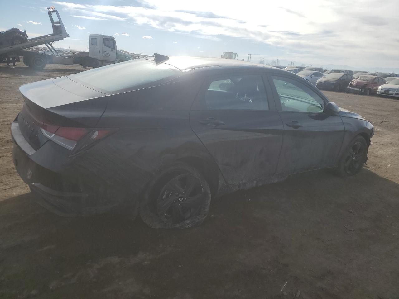 2021 Hyundai Elantra - Image 3