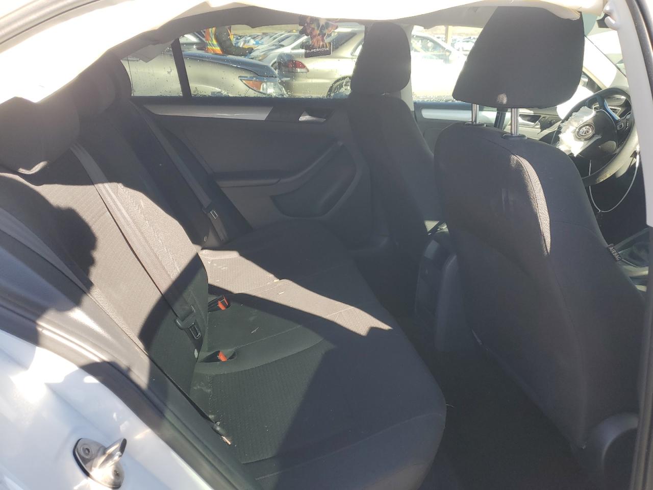 2016 Volkswagen Jetta - Image 10