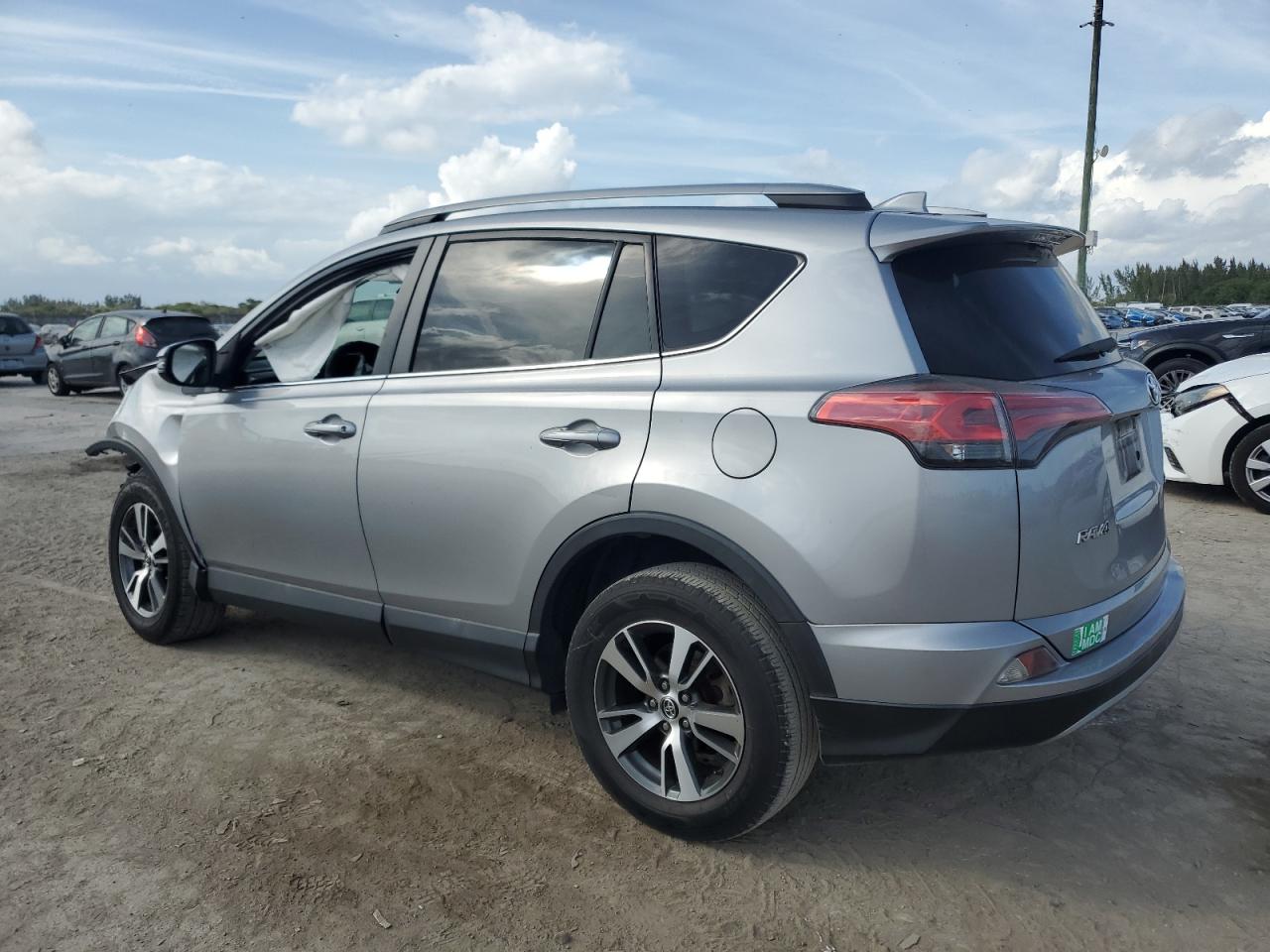 2018 Toyota RAV 4 - Image 2