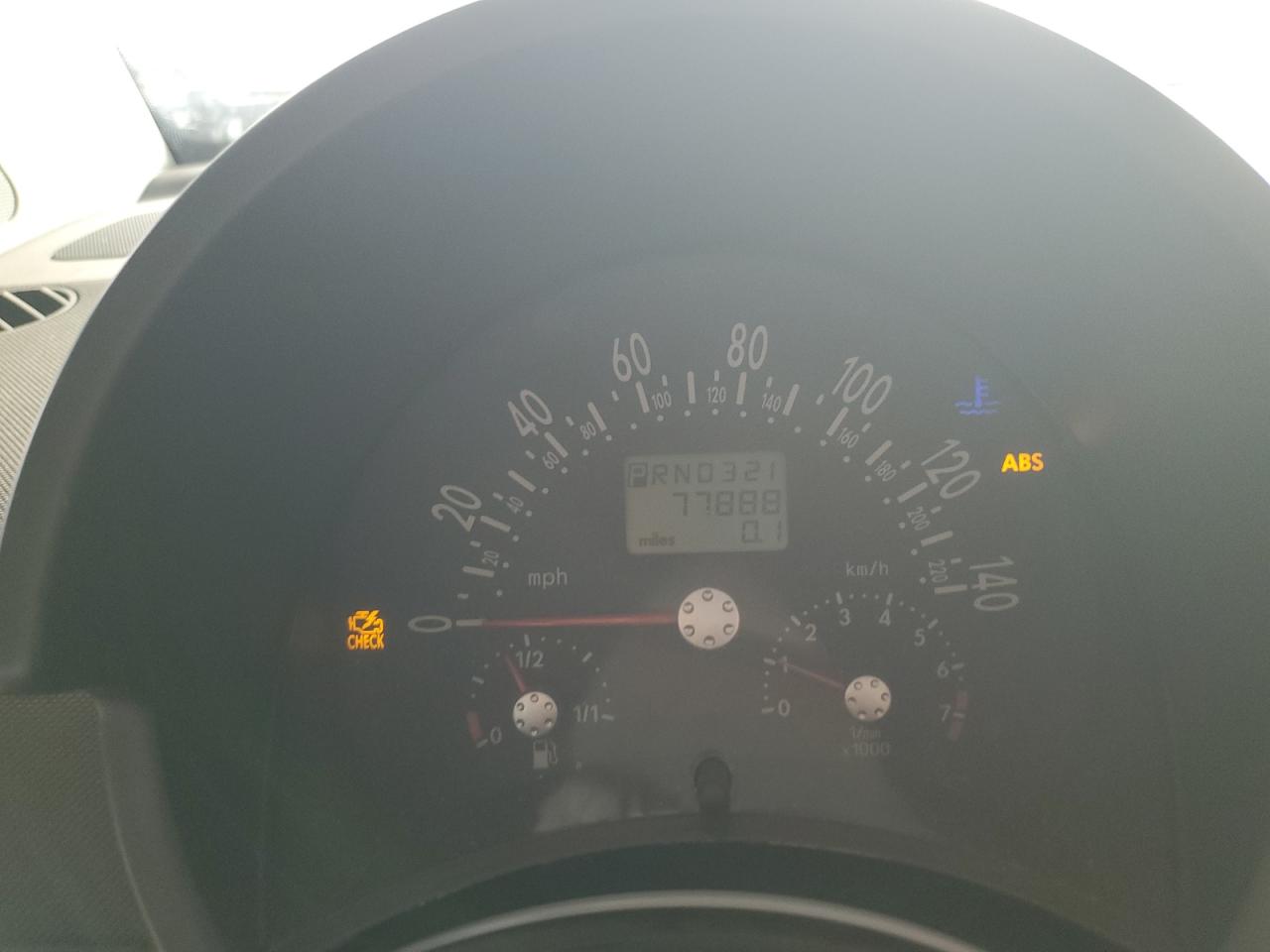 2003 Volkswagen Beetle - Image 9