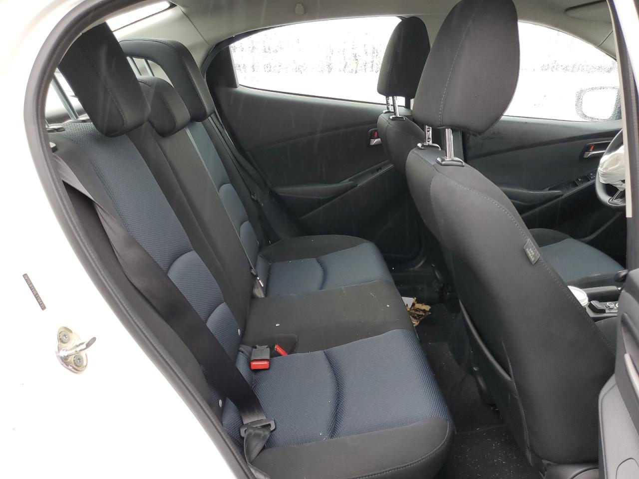 2020 Toyota Yaris - Image 10