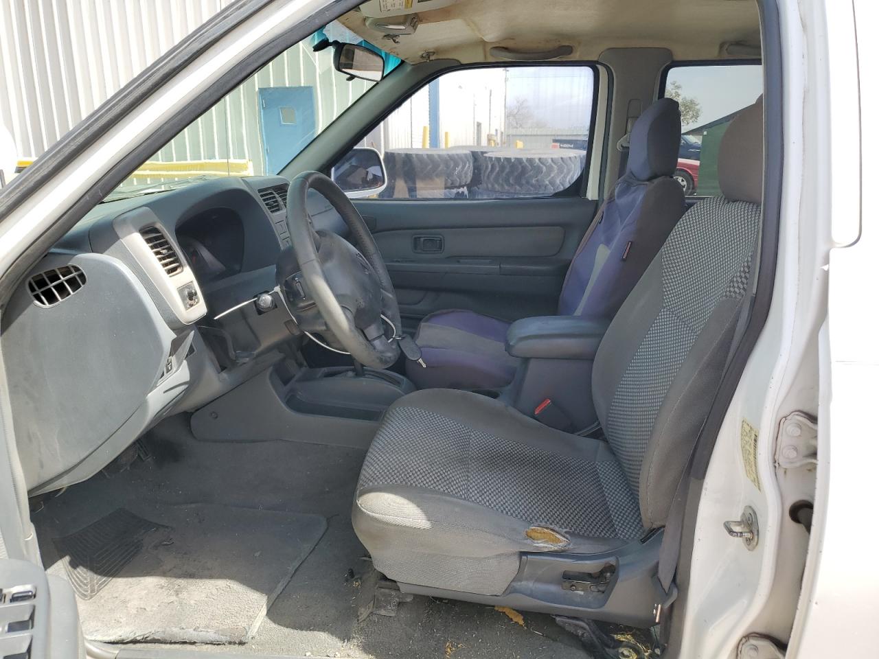 2001 Nissan Navara (Frontier) - Image 7