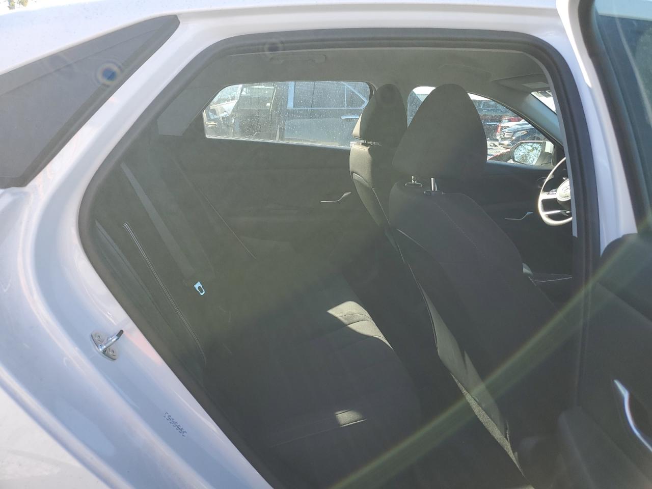 2023 Hyundai Elantra - Image 10