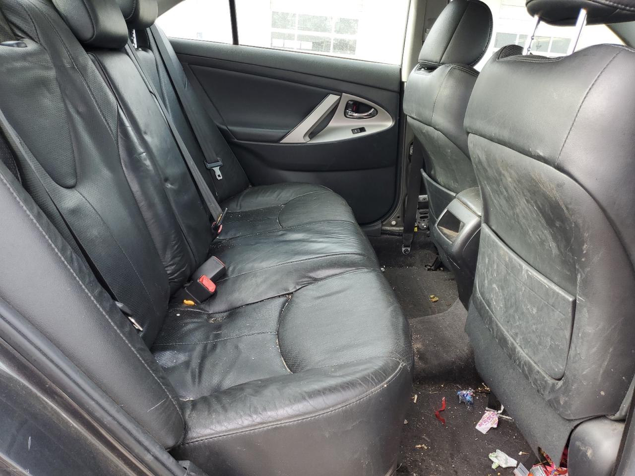 2011 Toyota Camry - Image 11