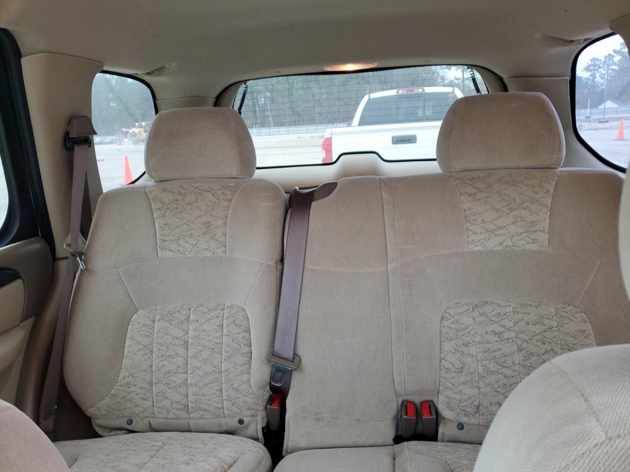 2004 GMC Envoy - Image 10