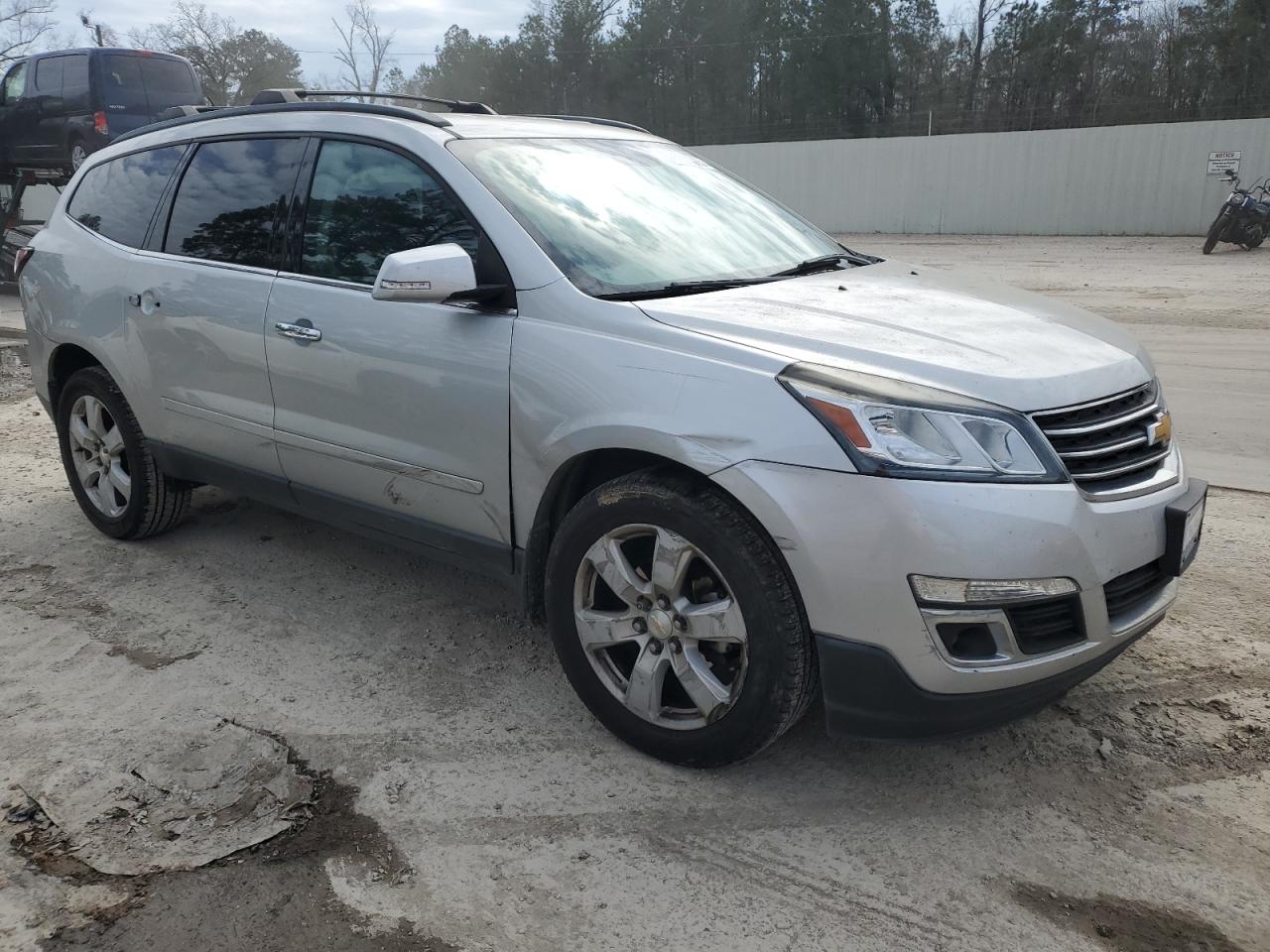 2017 Chevrolet Traverse - Image 4