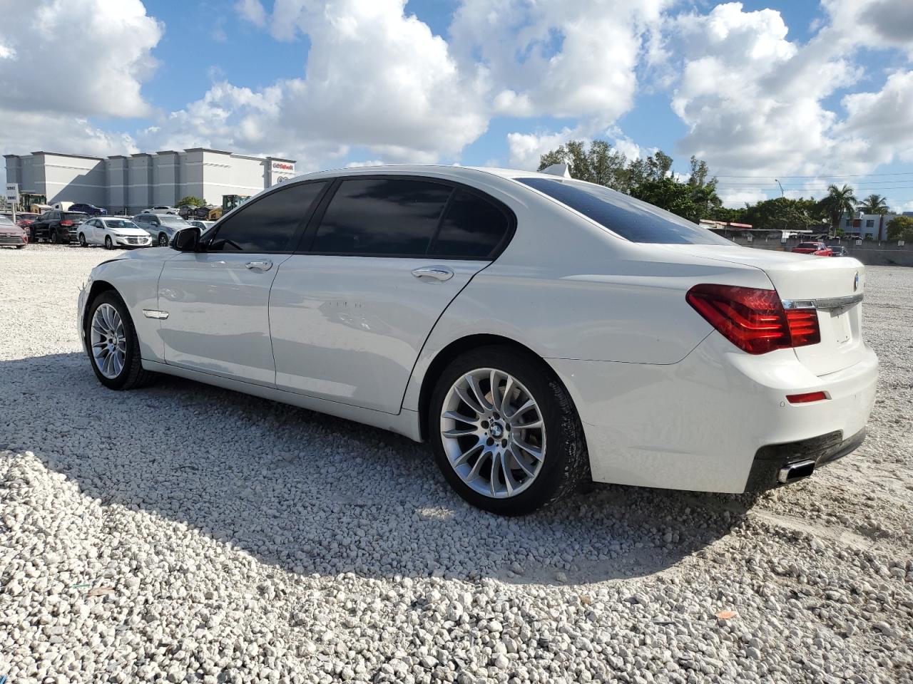 2013 BMW 7er - Image 2