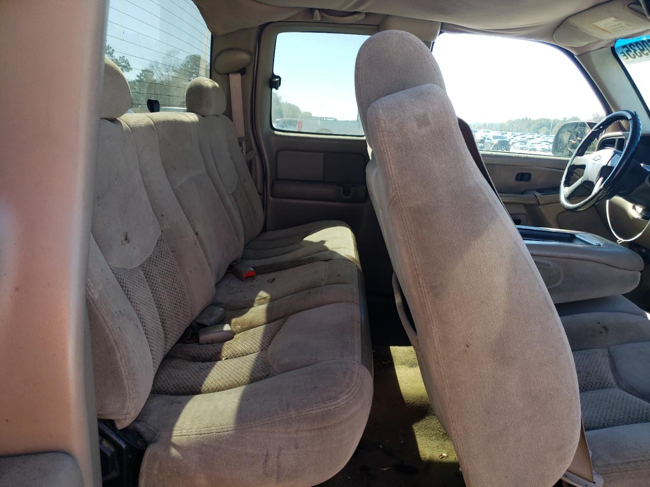 2003 Chevrolet Silverado - Image 10