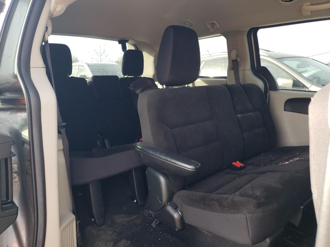 2019 Dodge Caravan - Image 11