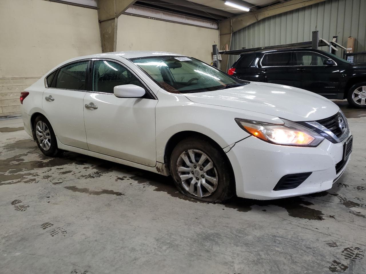 2018 Nissan Altima - Image 4
