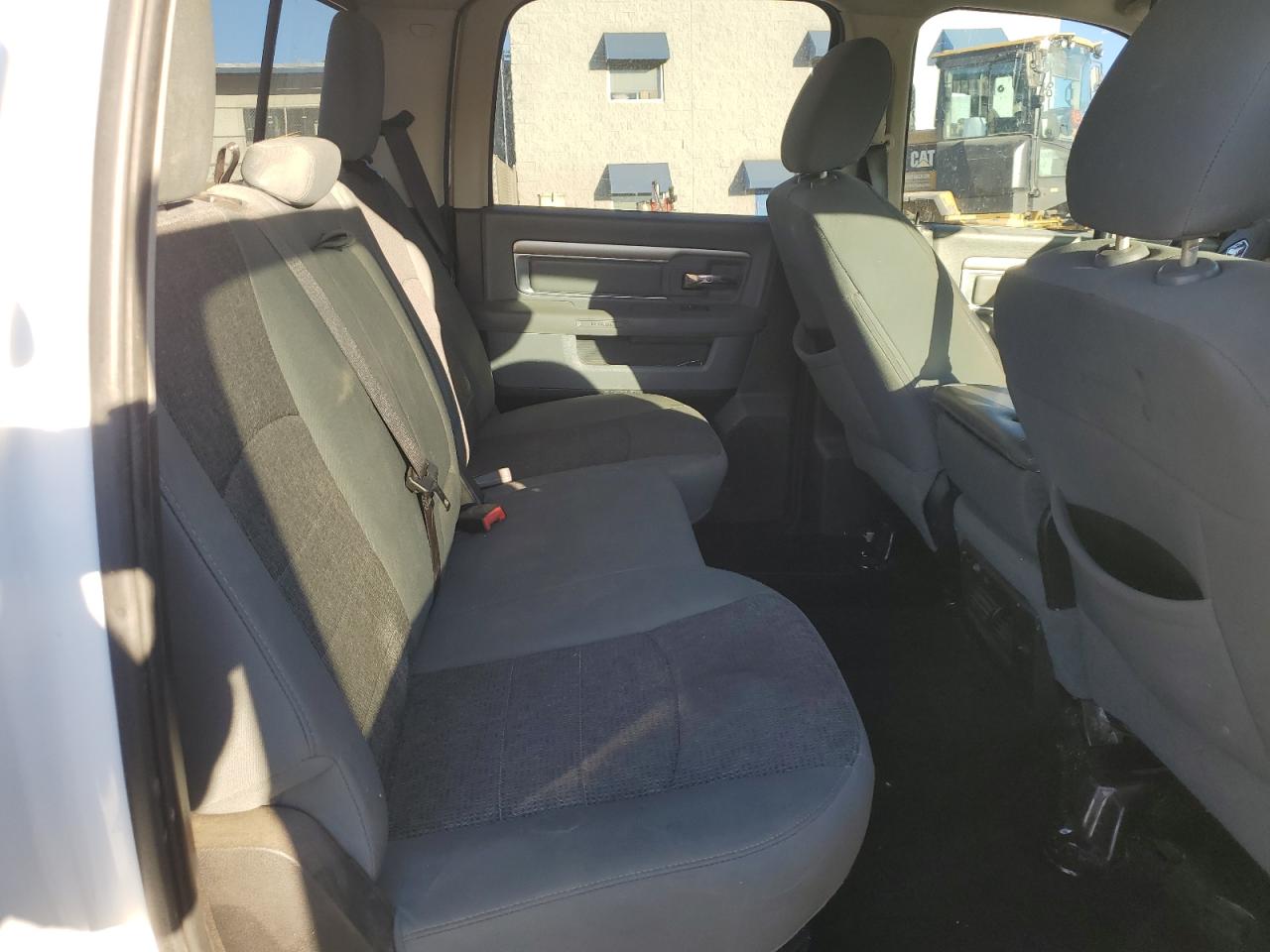 2015 RAM 1500 - Image 10