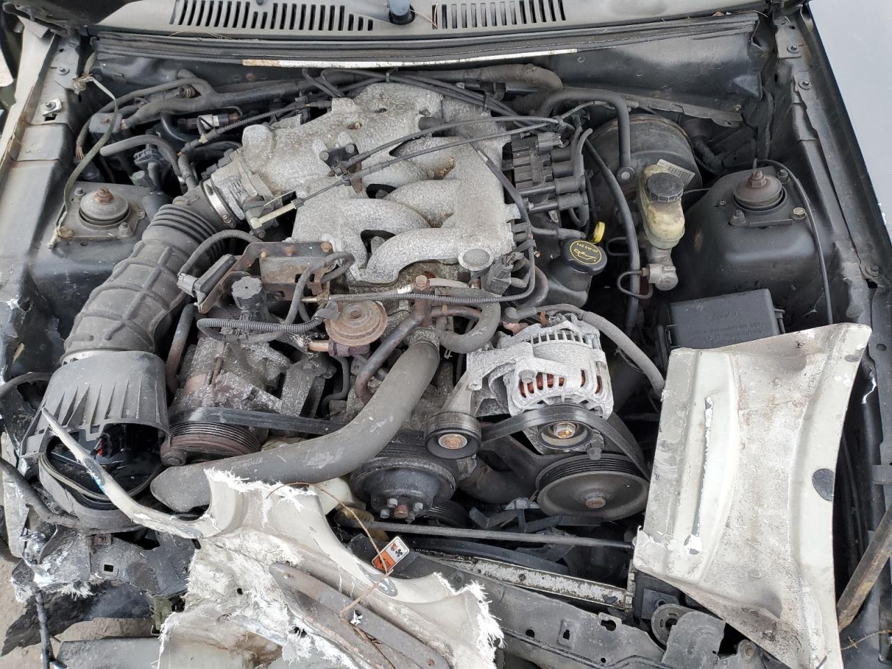 2004 Ford Mustang - Image 11