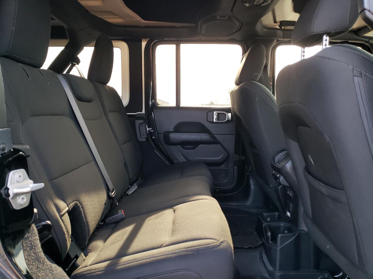 2018 Jeep Wrangler - Image 11