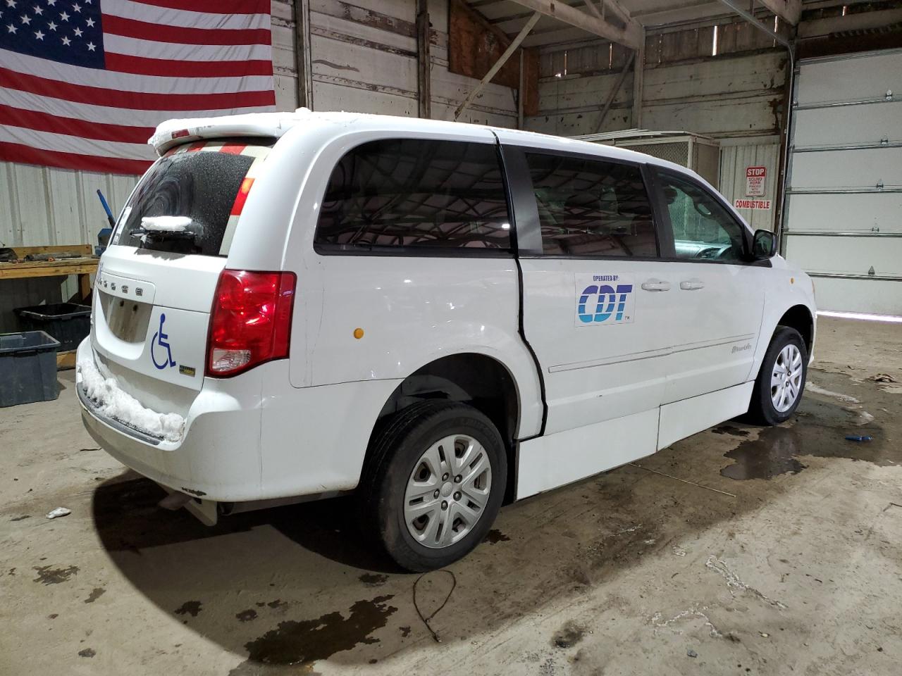 2017 Dodge Caravan - Image 3